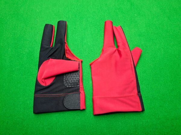 QM gloves red